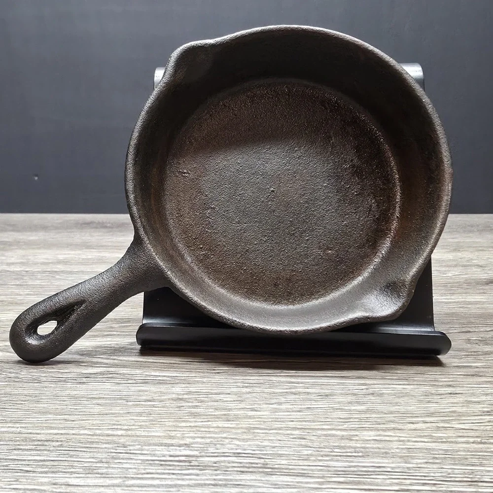 Old Mountain Miniature Cast Iron Frypan S-44 Black Skillet 4.5 Inch Collectible